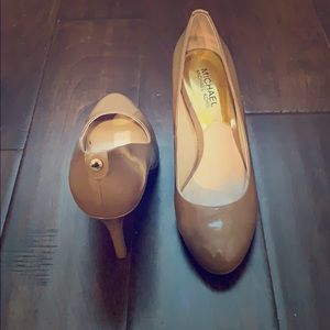 MICHAEL Michael Kors Patent Heels Pumps